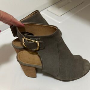 Vionic Grey Heeled Boots with Modern Design